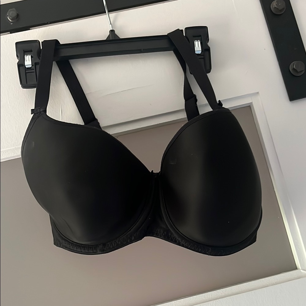 Black Convertible T-Shirt Bra - Classic Smooth Support 30H